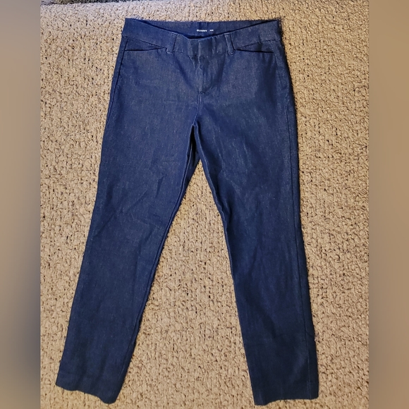 Old Navy Pants - 🔥🔥HP🔥🔥6-19-23🔥🔥NWOT WOMENS OLD NAVY PIXIE CAPRIS BLUE JEAN SIZE 8